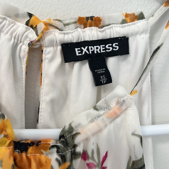 Express Floral Top - Picture 2 of 4
